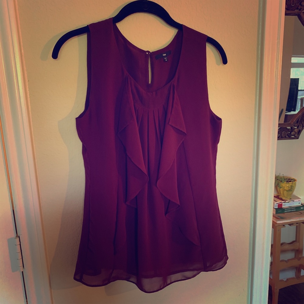 Calling all business ladies - Sz. Small blouse